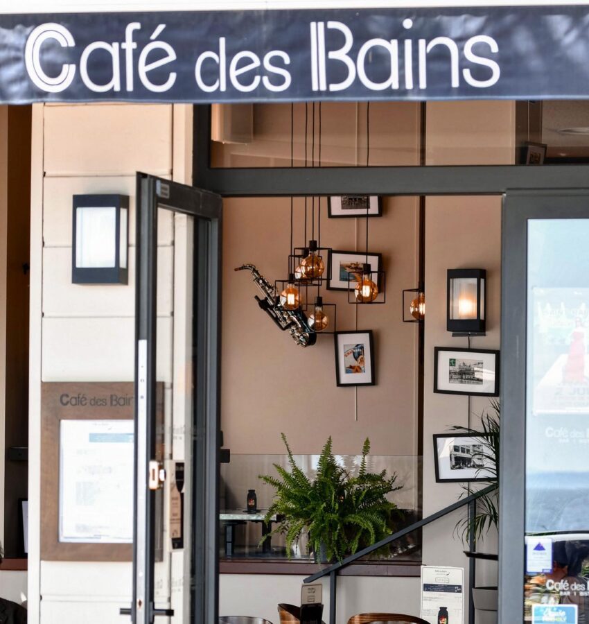 @cafedesbains