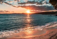 Le sentier du littoral en coucher de soleil avec RandoPaca