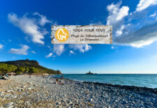 Yoga pour Tous à la plage du Dramont